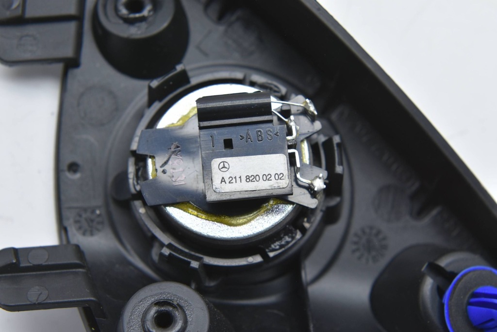 Mercedes e c207 w207 защита заглушка треугольник + динамик дверь левый перед Оригинал