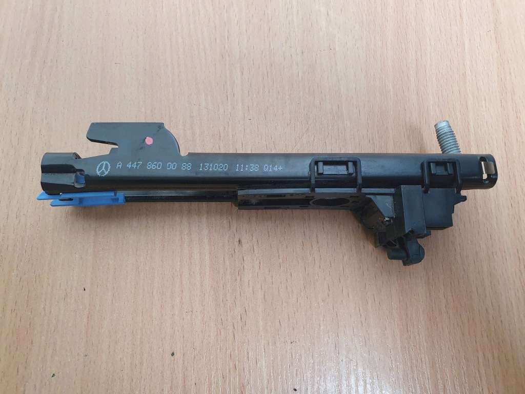 Ползунок регулировки поперечина безопасности mercedes vito viano w447 a4478600087 с Разборки
