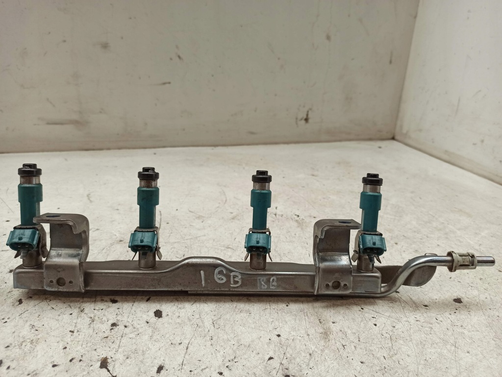 фото №1, Mazda 2 3 1.6b молдинг упорскування