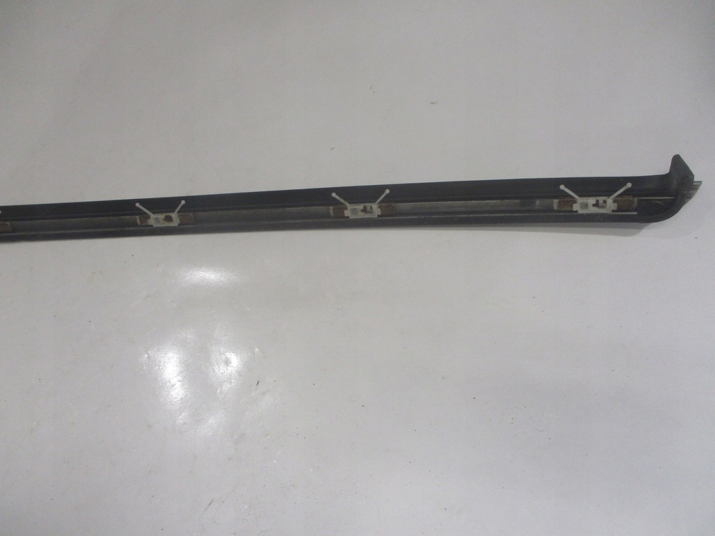 фото №9, Молдинг стекло лобовое перед правая volvo xc60 i przedlift 08-12 484 30784798