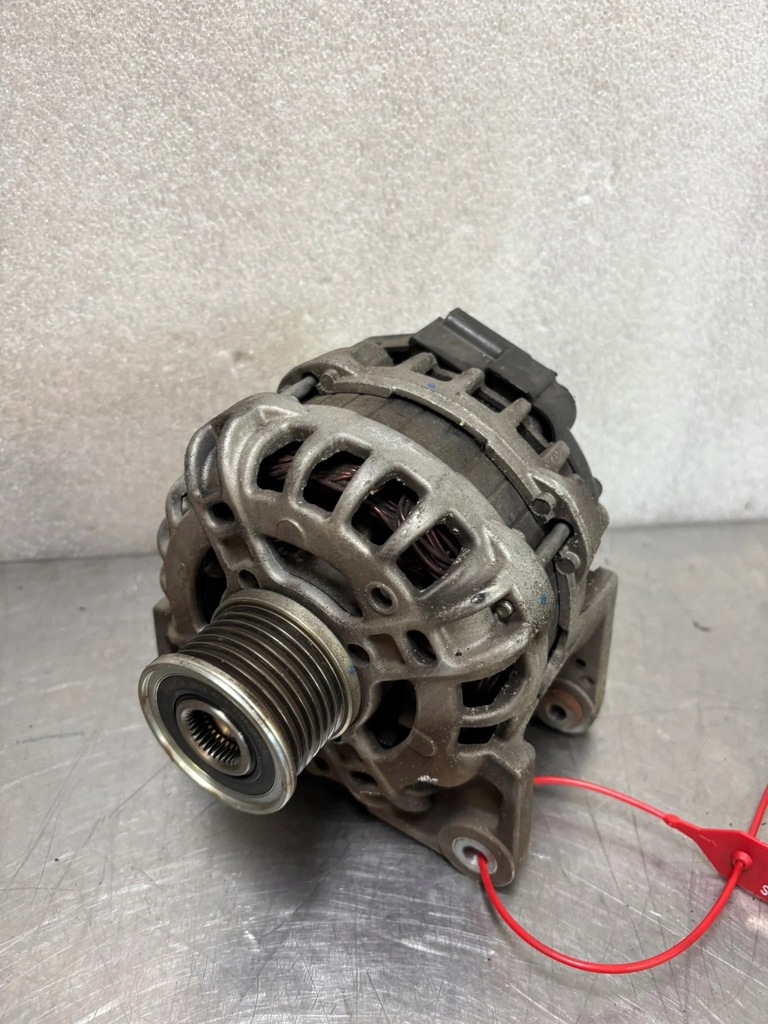 фото №1, Генератор renault clio iv 4 captur i 1 dacia 231002854r