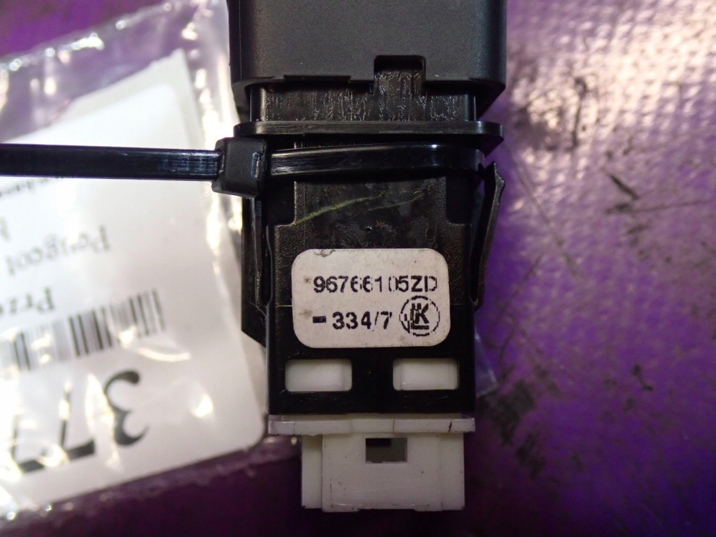 Peugeot 301 16- рестайлинг  переключатель przeycisk открывания багажника 96766105zd в Украине