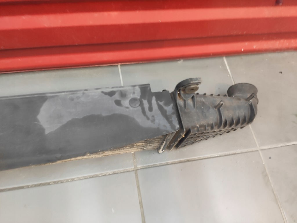 Chrysler 300c 3.0 crd інтеркулер радіатор 1035054b оригінал Зі Шроту