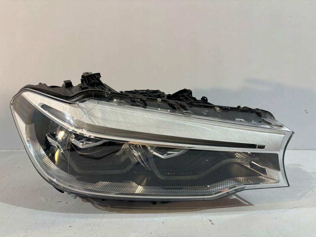 фото №1, Bmw 5 g30 g31 лампа адаптивний led права - 17492