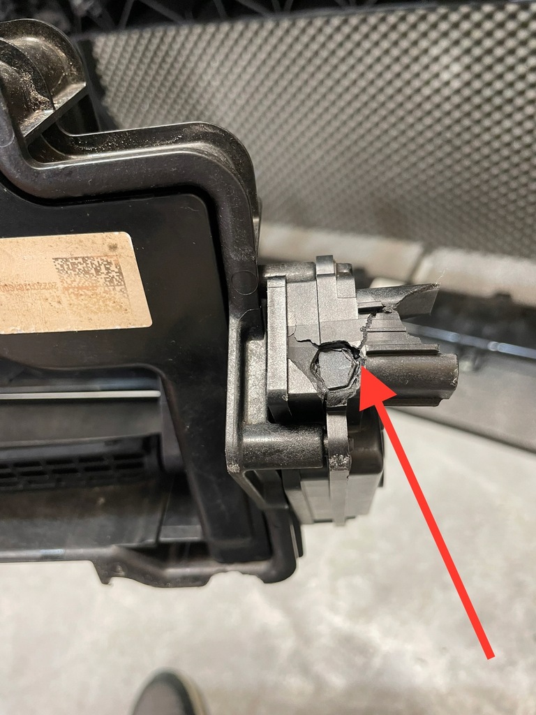 фото №9, Hyundai ioniq 5 pas + шторка права 64101-g1000