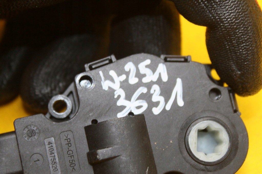 фото №8, Моторчик отопителя mercedes w251 410475520