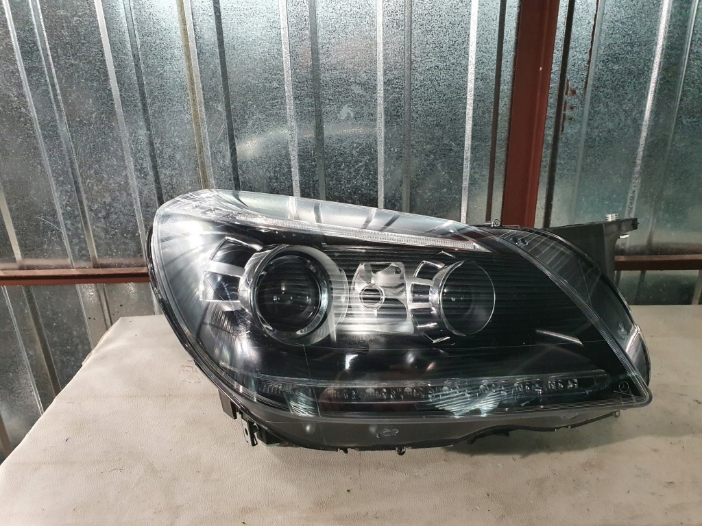 фото №1, Лампа правая перед передняя mercedes slk r172 ксенон a1728205459