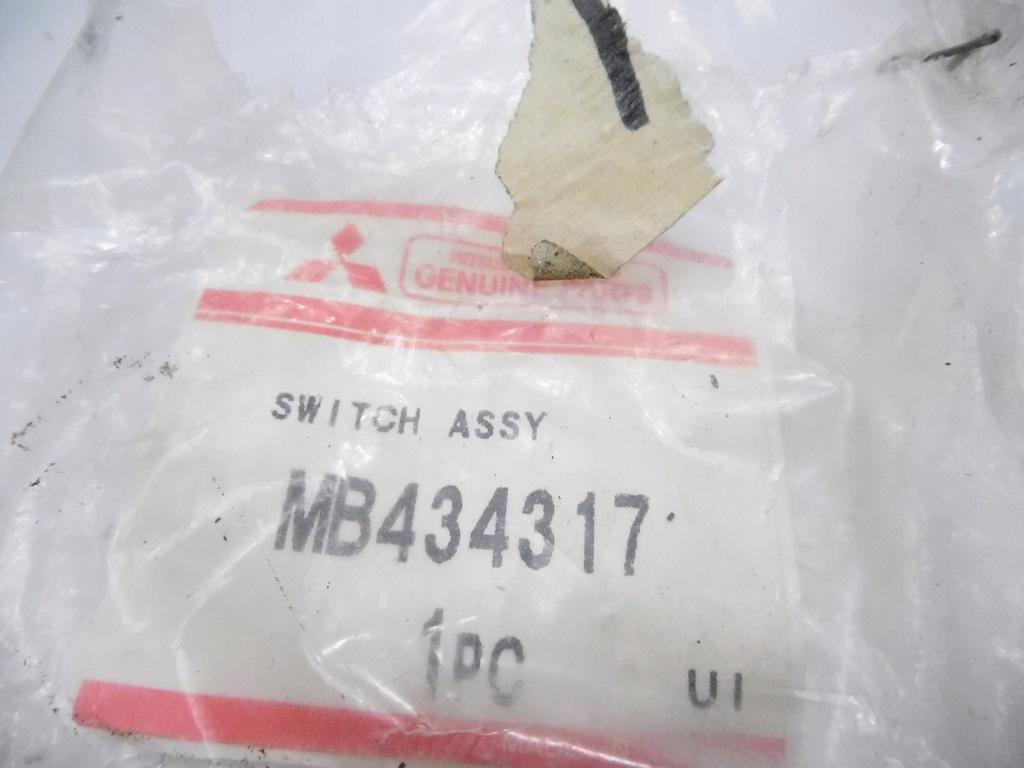 фото №8, Переключатель, контакт дверь задняя mitsubishi l300 оригинальный номер mb434317