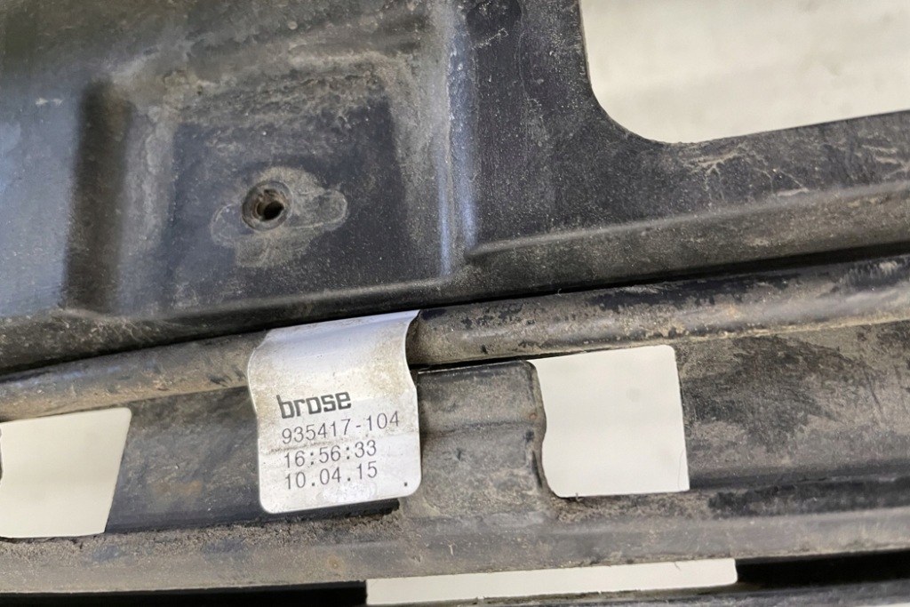 фото №12, Средний кронштейн заднего бампера bmw 7 f01, f02 8053749 3.0l дизель