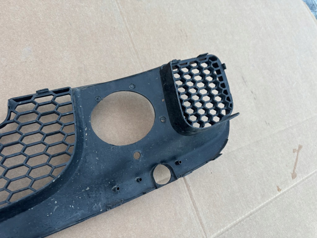 Купить Бампер решётка средняя fiat 500 abarth оригинал нет клееная