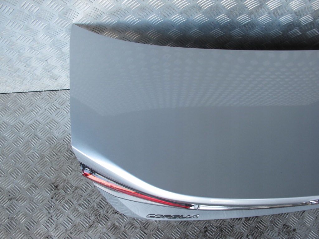 Toyota corolla e21 крышка багажника задняя комплектная лампы sedan лак 1l0 2019- с Разборки