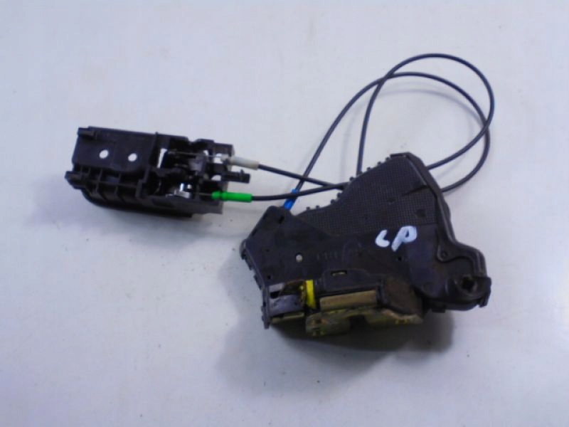 фото №8, Toyota avensis ii t25 замок дверь перед левый