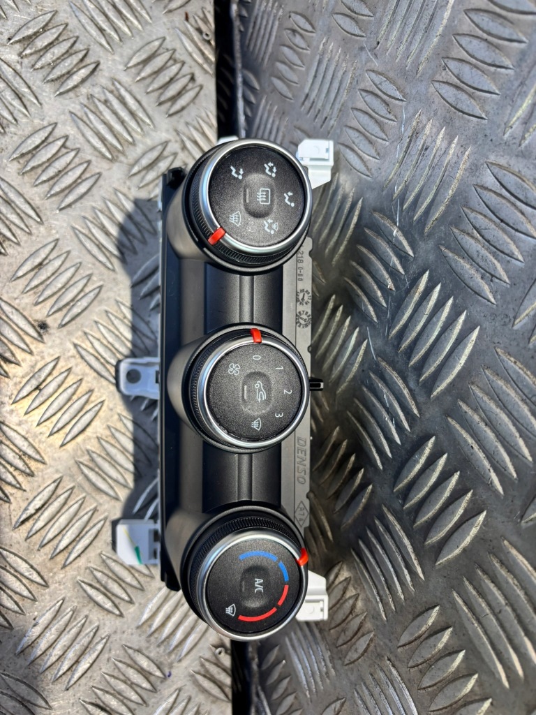 Купить Панель кондиционера renault clio v 5 hb 275107544r