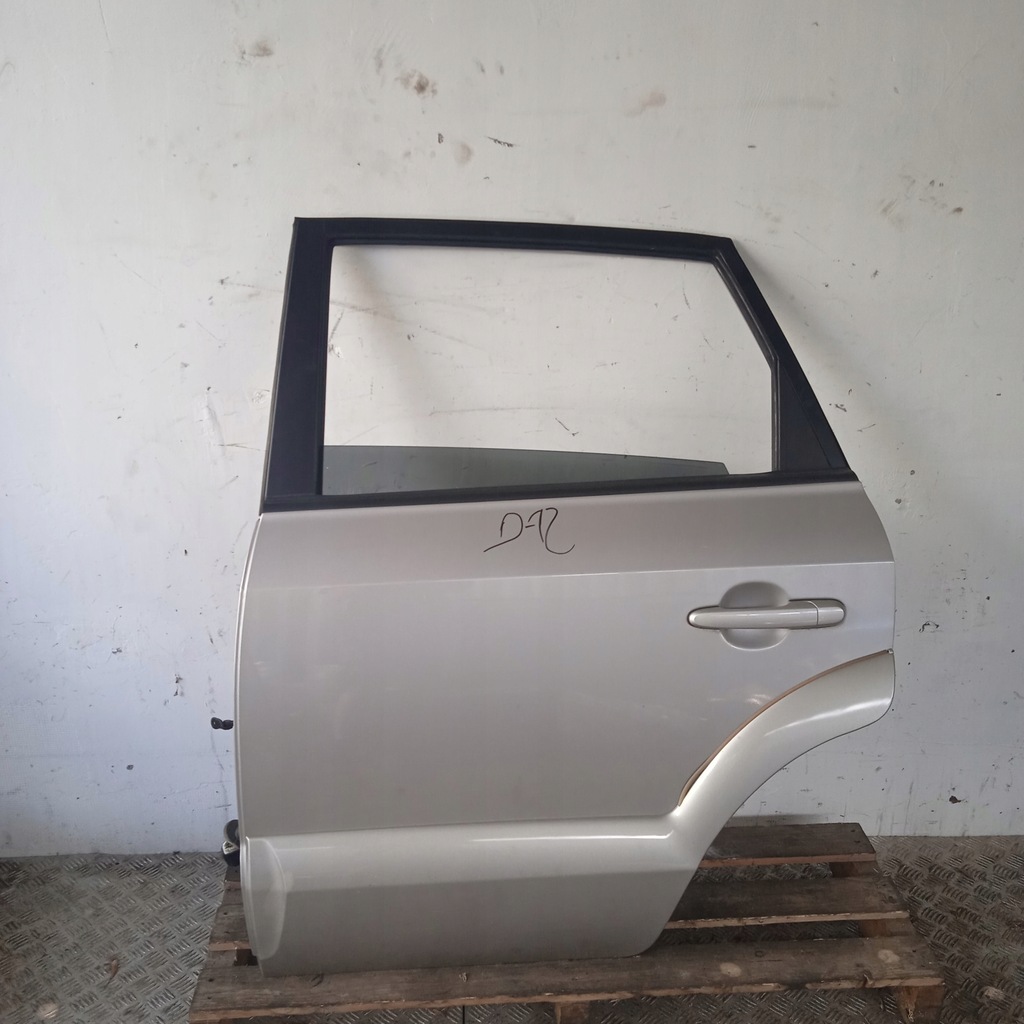 фото №1, Hyundai tucson i дверь левая задняя серебристые