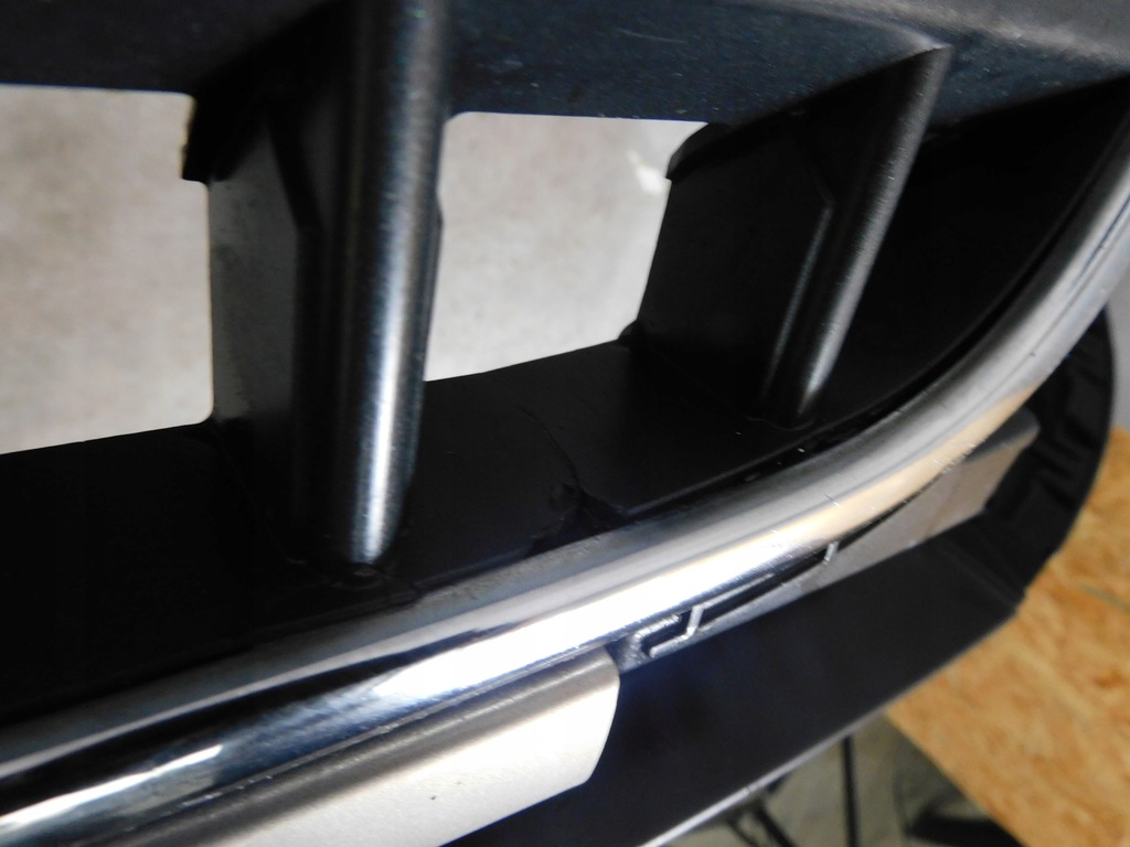 фото №9, Audi q3 8u бампер перед передний решётка радиатора уголок