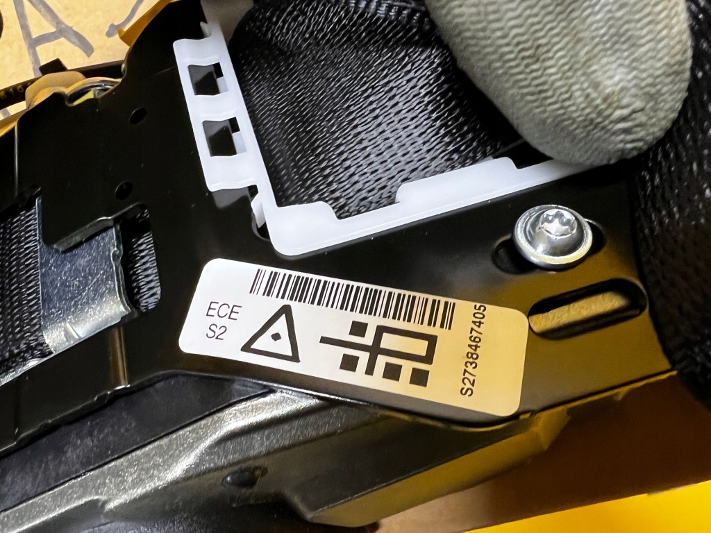 Ремень безопасности перед передний левый  bmw x5 f15 x6 f16 новый oem Киев