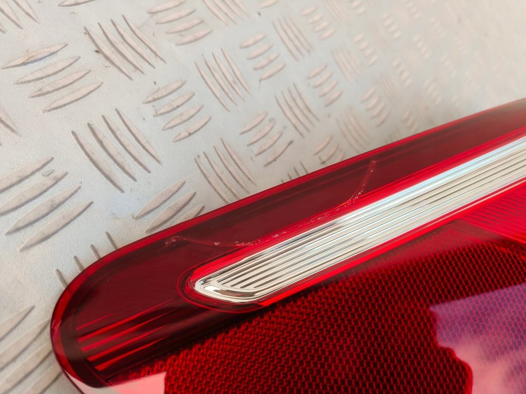 Lexus ls ls460 рестайлінг  2010 2011 2012 фара задній ліва задня з led америка в Україні