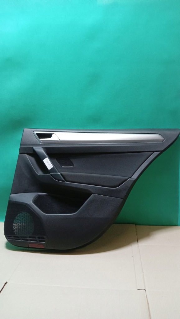 фото №1, Обшивка дверь правый задняя vw golf vii sportsvan 2017