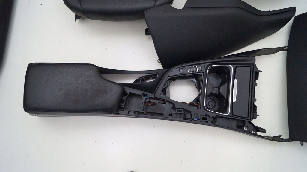 фото №5, Bmw 3 f30 f31 12- середина сиденья заднее сиденье обивка туннель кожа t