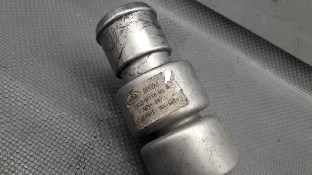 Ah22-9f788-be пабтрубок  труба интеркулер range rover sp Оригинал