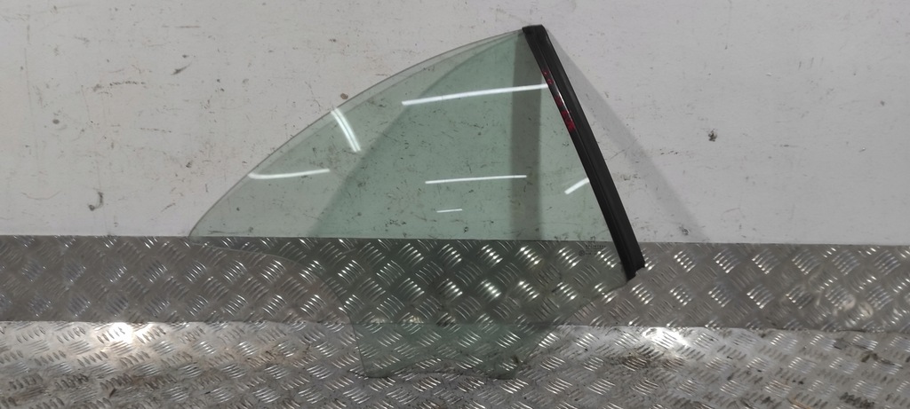 фото №1, Стекло правый задняя peugeot 307 cc 04-