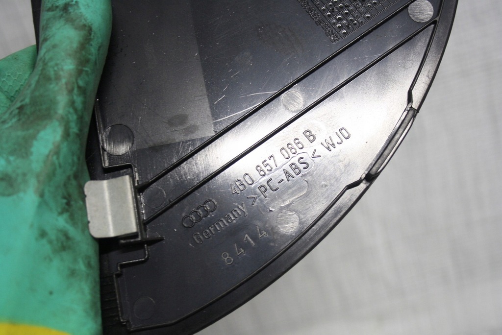 фото №8, Audi a6 c5 правая заглушка консоли 4b0857086b