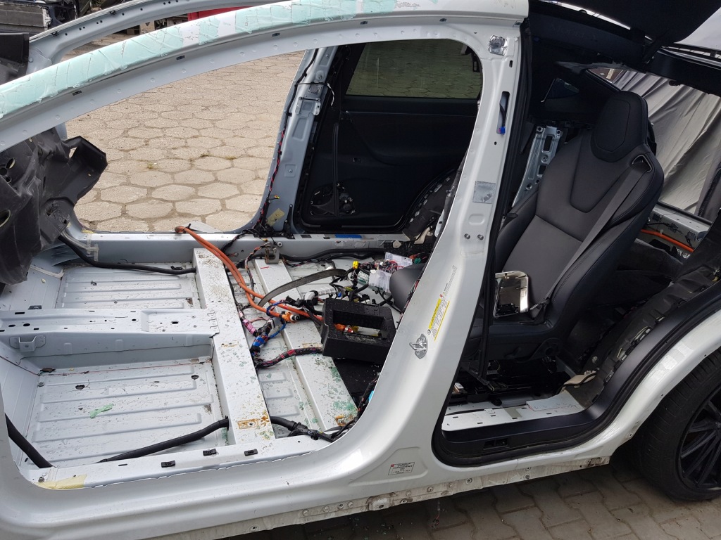 фото №1, Tesla model x lift поріг+ блок двигуна b лівий lub правий