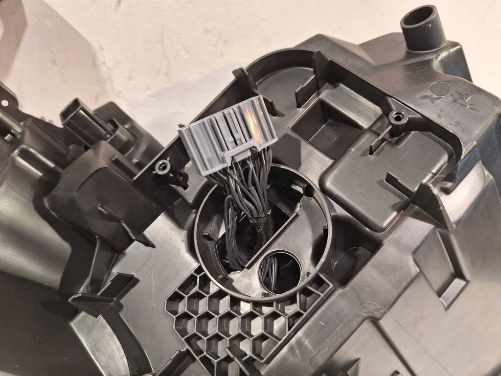 Фара перед левая новая valeo full led 225062507 peugeot 208 2 2008 2 19- Киев