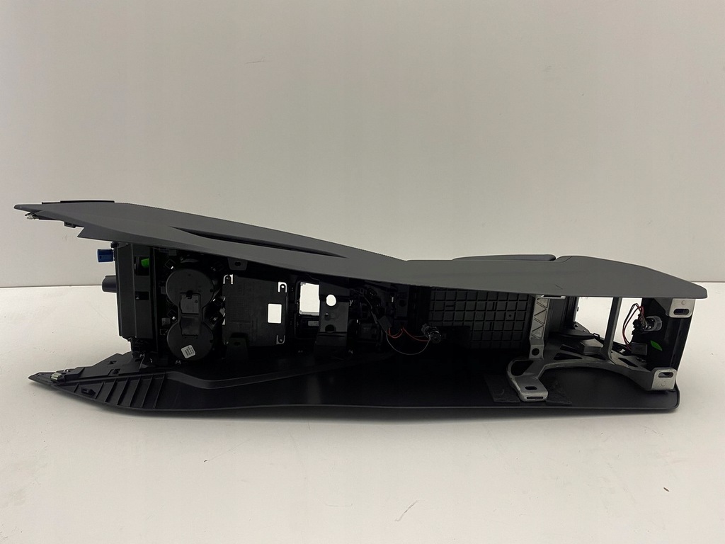 фото №7, Audi a5 8w туннель средний панель uk 8w2713111c