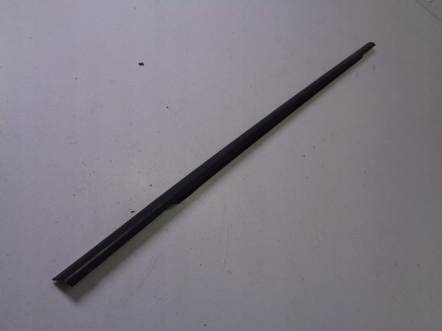 фото №1, Молдинг ущільнювач скло лівий задня volvo v40
