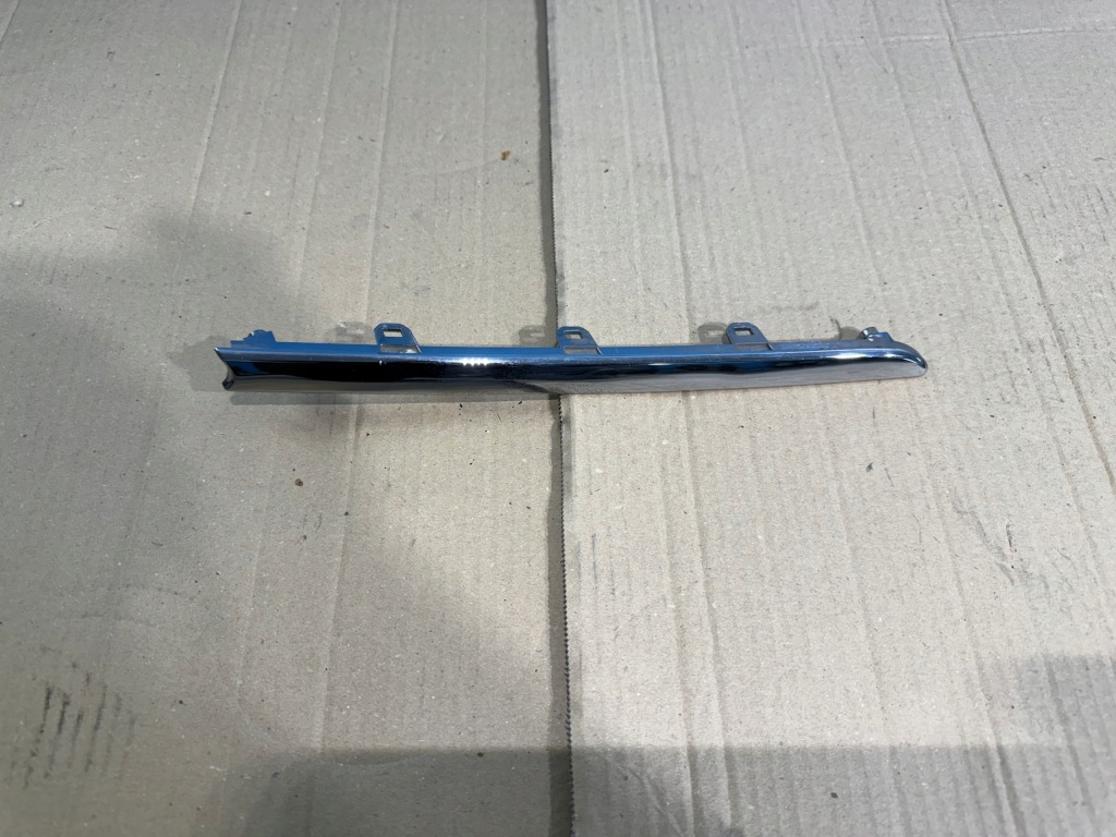 Купить Renault arkana левый хром решетка решётка 6231067841