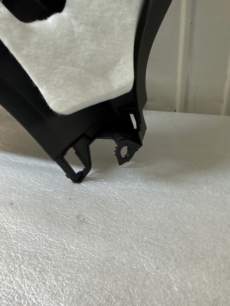 Купить Tesla model y 20- обивка крышки багажника задний  1622264-00-b