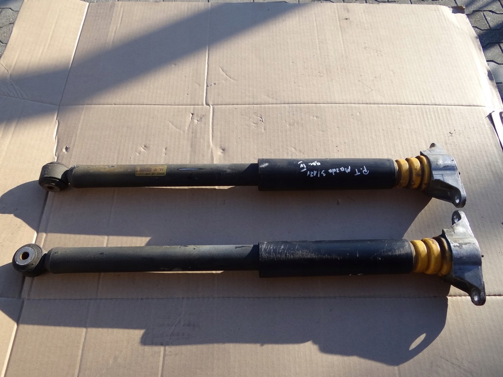 фото №1, Амортизатори задні kpl. mazda 3 2017r