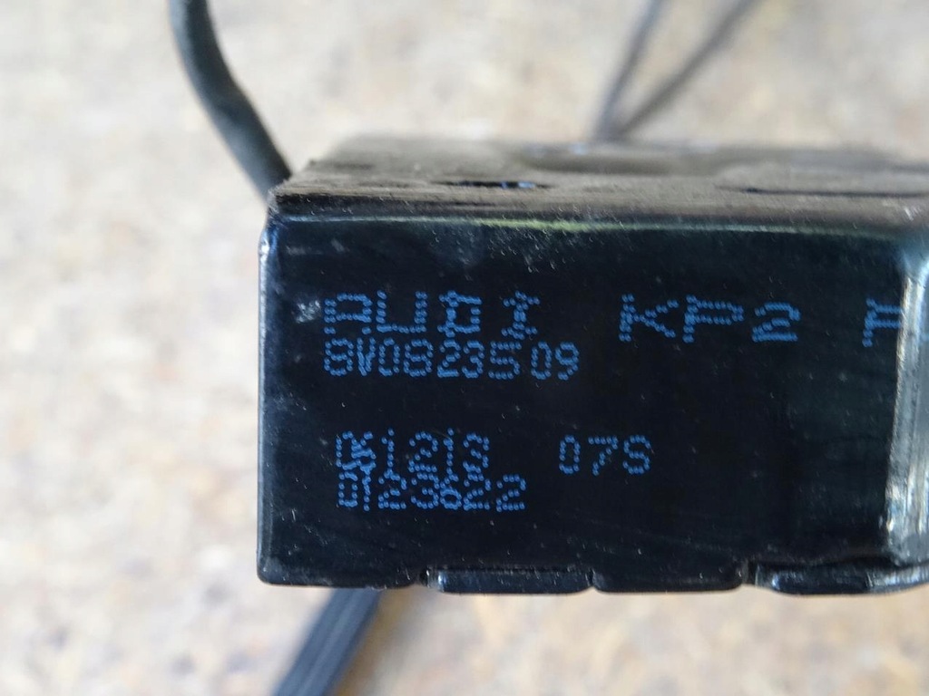 фото №10, Audi a3 8v 12-20 замок капот трос тяга комплект 8v0823509 8v0823531a