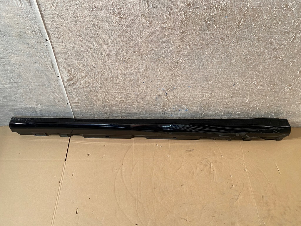 фото №1, Mercedes a-klasa w177 amg молдинг порог левая