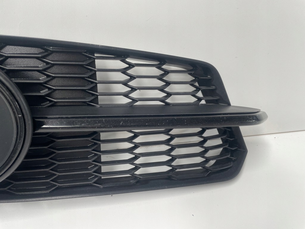 Решётка бампера правый перед audi a6 c7 lift s–line 4g0807682ag Недорого