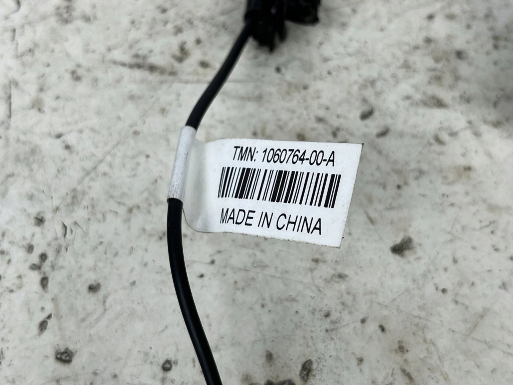 Антена gps плавник tesla model x 106076400a в Україні
