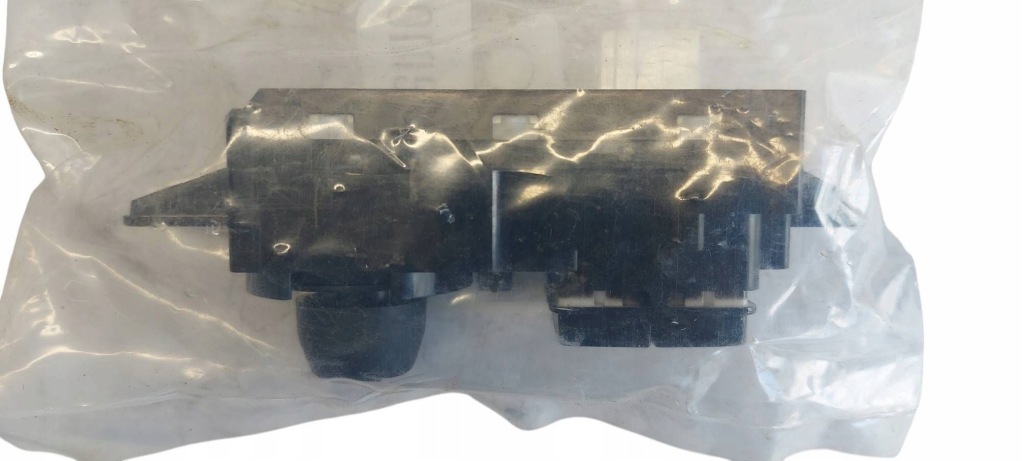 фото №1, Peugeot 2008 i переключатель панель радио навигации 96758773xu