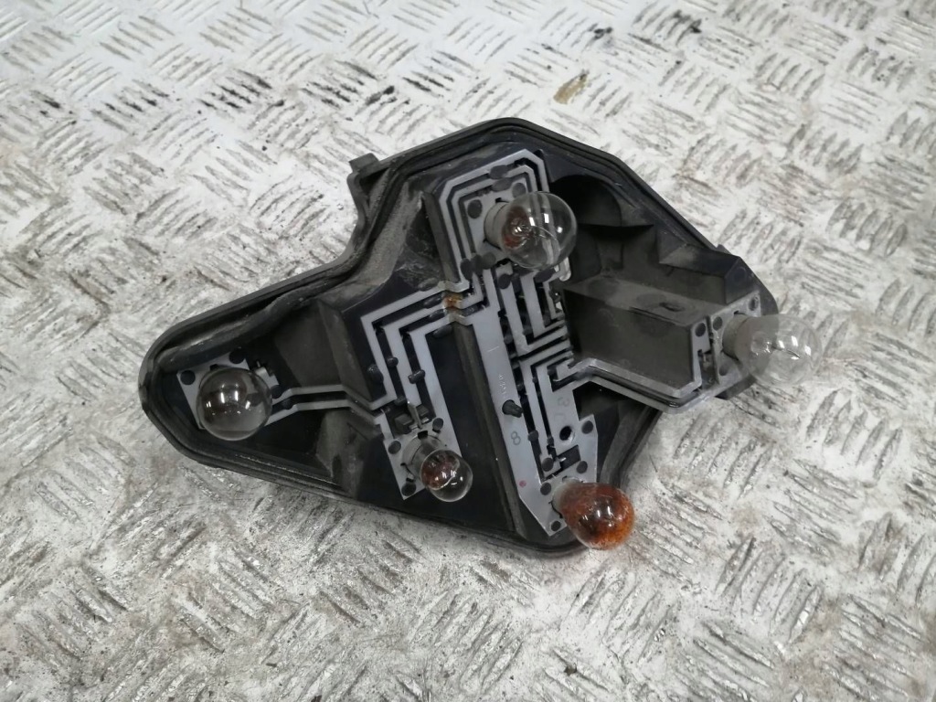 фото №1, Вкладыш лампы задняя задний левый peugeot 207 sw колодка