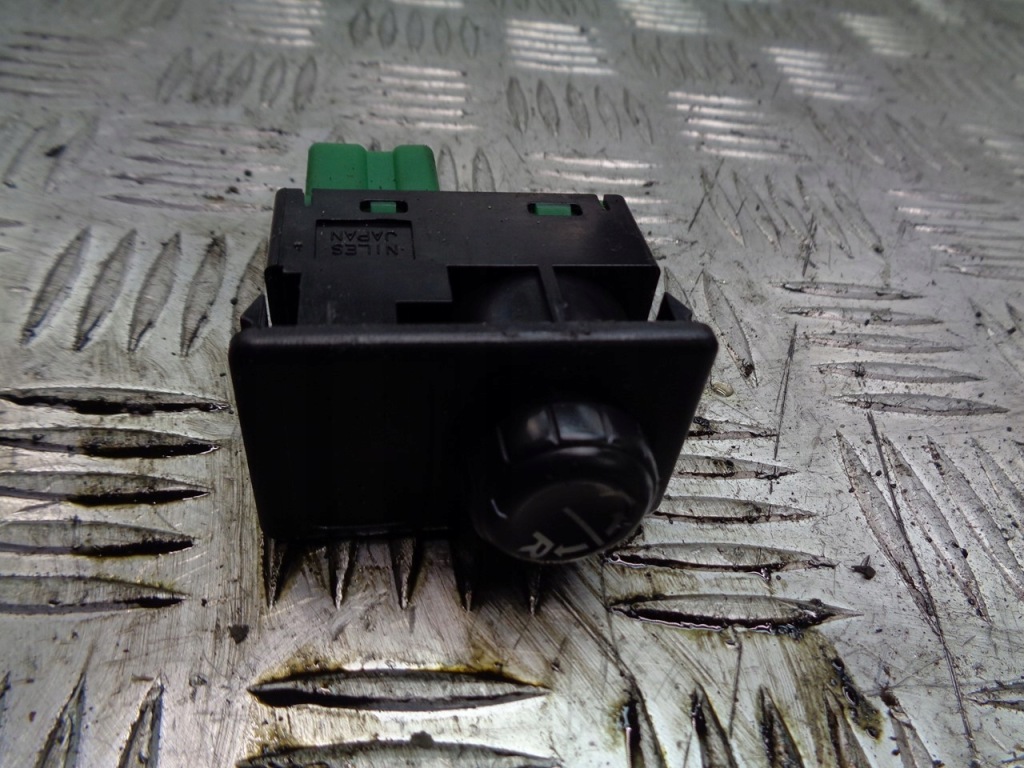 фото №1, Кнопка регулировки зеркал nissan primera p12