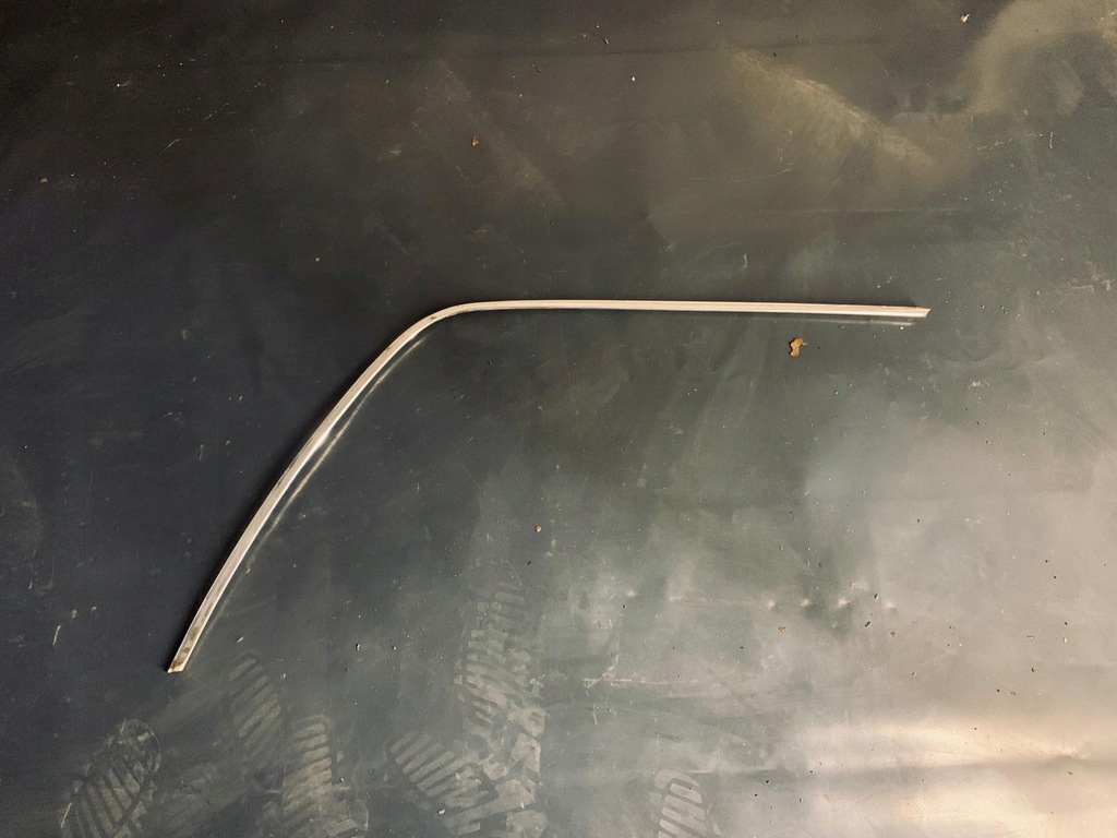 фото №1, Mercedes w116 молдинг рамка хром двері правий задня