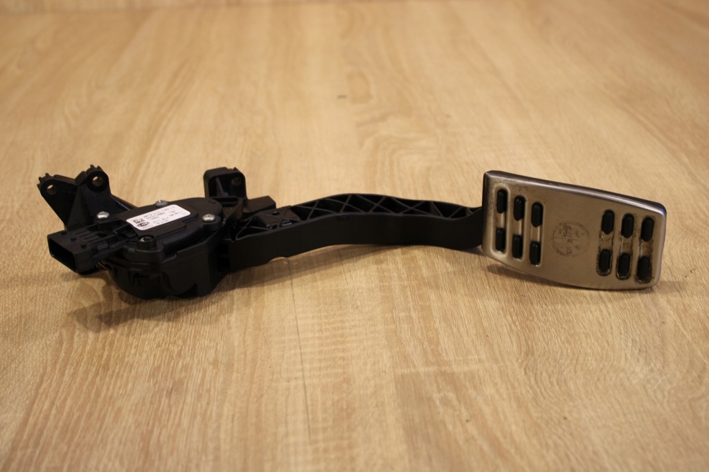 фото №1, Педаль газу потенціометр alfa romeo giulietta 2.0 jtdm