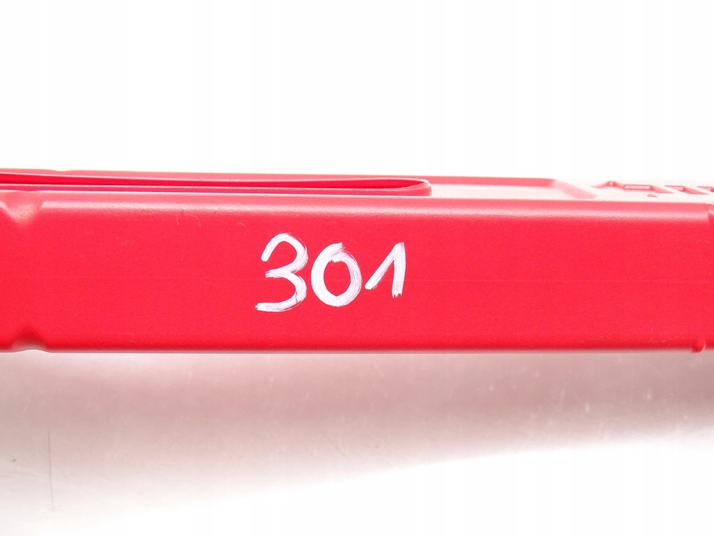 фото №10, Треугольник предупредительный audi a5 8t a4 b8 8t0860251