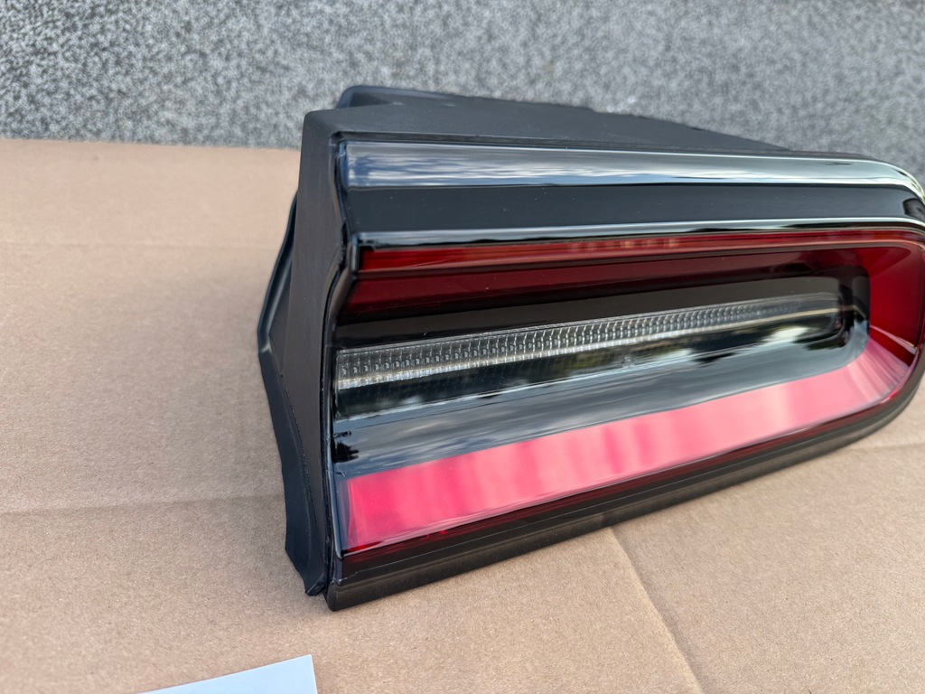 фото №7, Dodge challenger задня права лампа 2015+ idealna