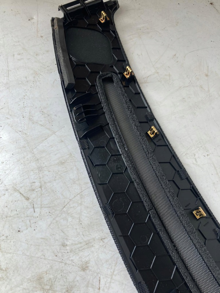 Молдинг решітка заглушка консолі tesla model s Оригінал