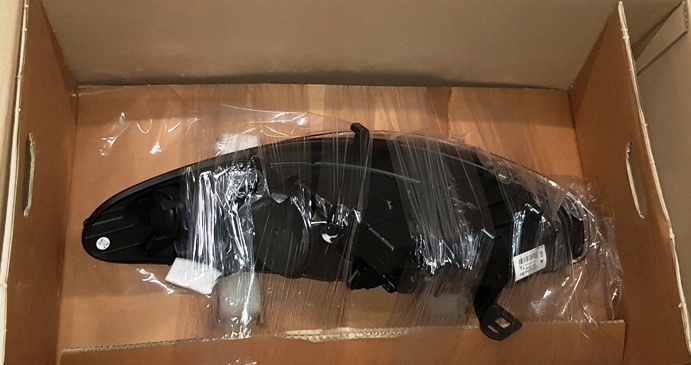 Купити Оригінальний номер фара renault fluence правий 260101858r