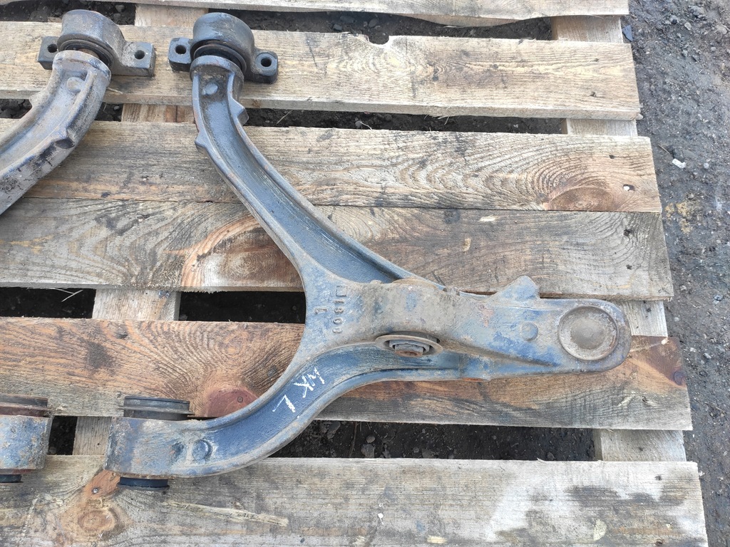 фото №10, Jeep grand cherokee wk 3.0crd commander xk рычаг нижний левый правый перед