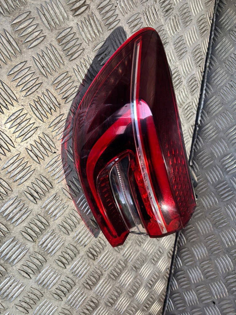 фото №1, Renault clio v лампа задняя левая led 265551550r