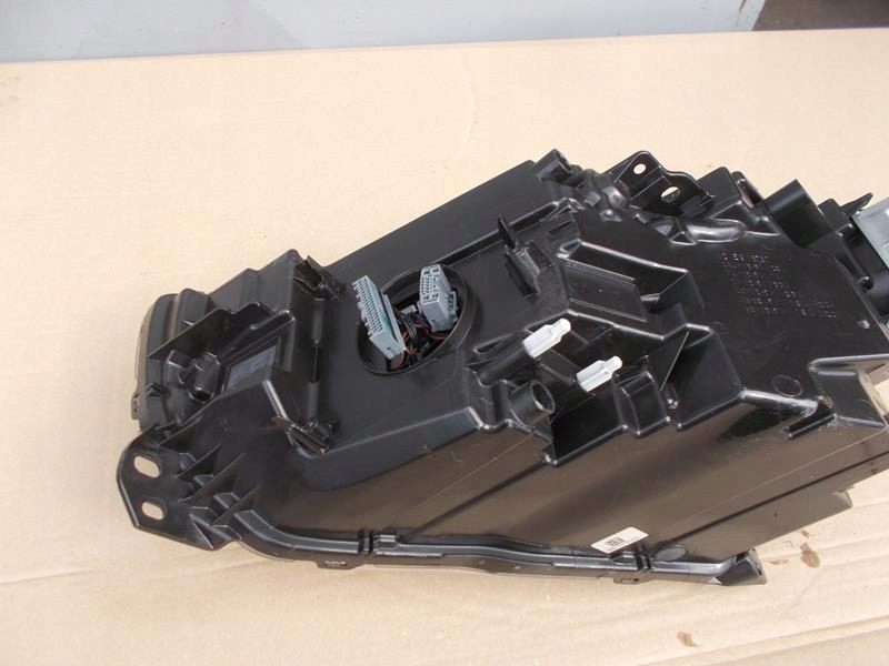 Volvo xc40 xc 40 передняя правый  фара mid full led 17-22 Киев