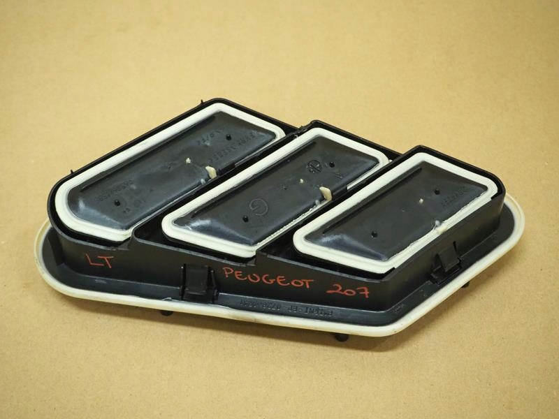 фото №1, Решітка вентиляції лівий задня peugeot 207 sw